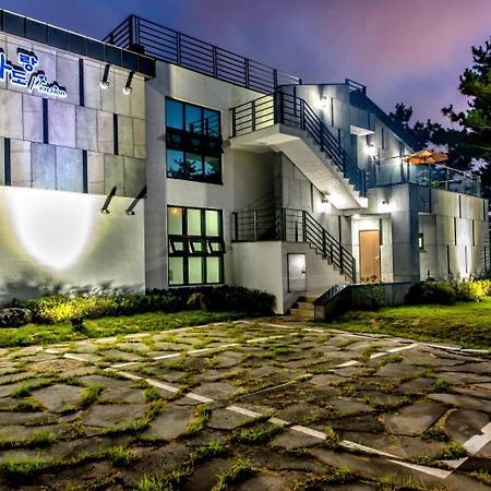 Sea And Wave Seogwipo Exterior foto